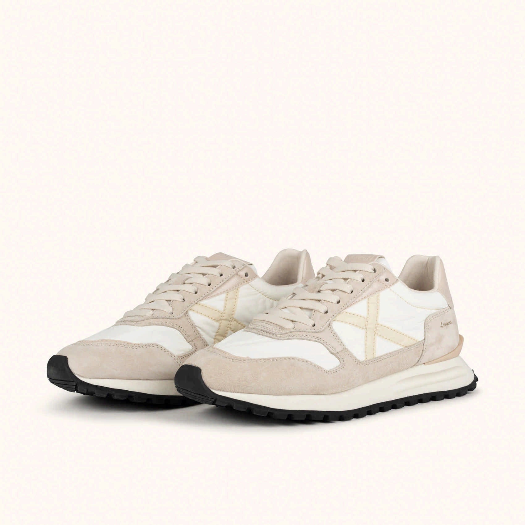 MUNICH Leggera WMN: white trainers unisex