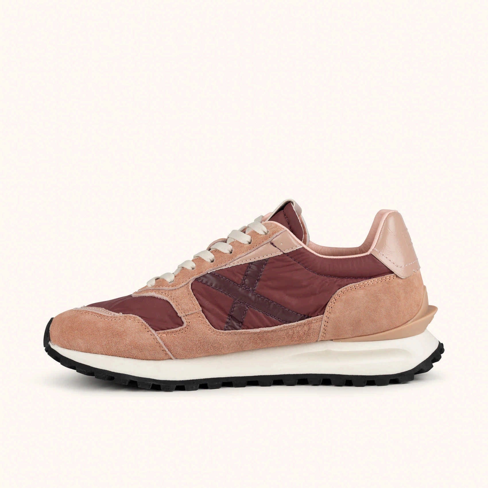 MUNICH Leggera WMN: rood sneakers unisex
