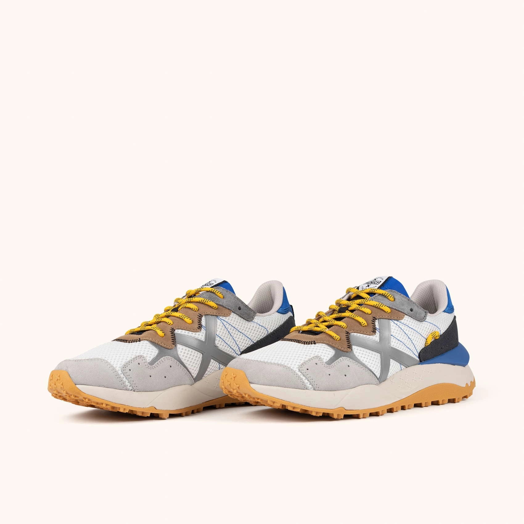 MUNICH Shibuya 35: white trainers unisex