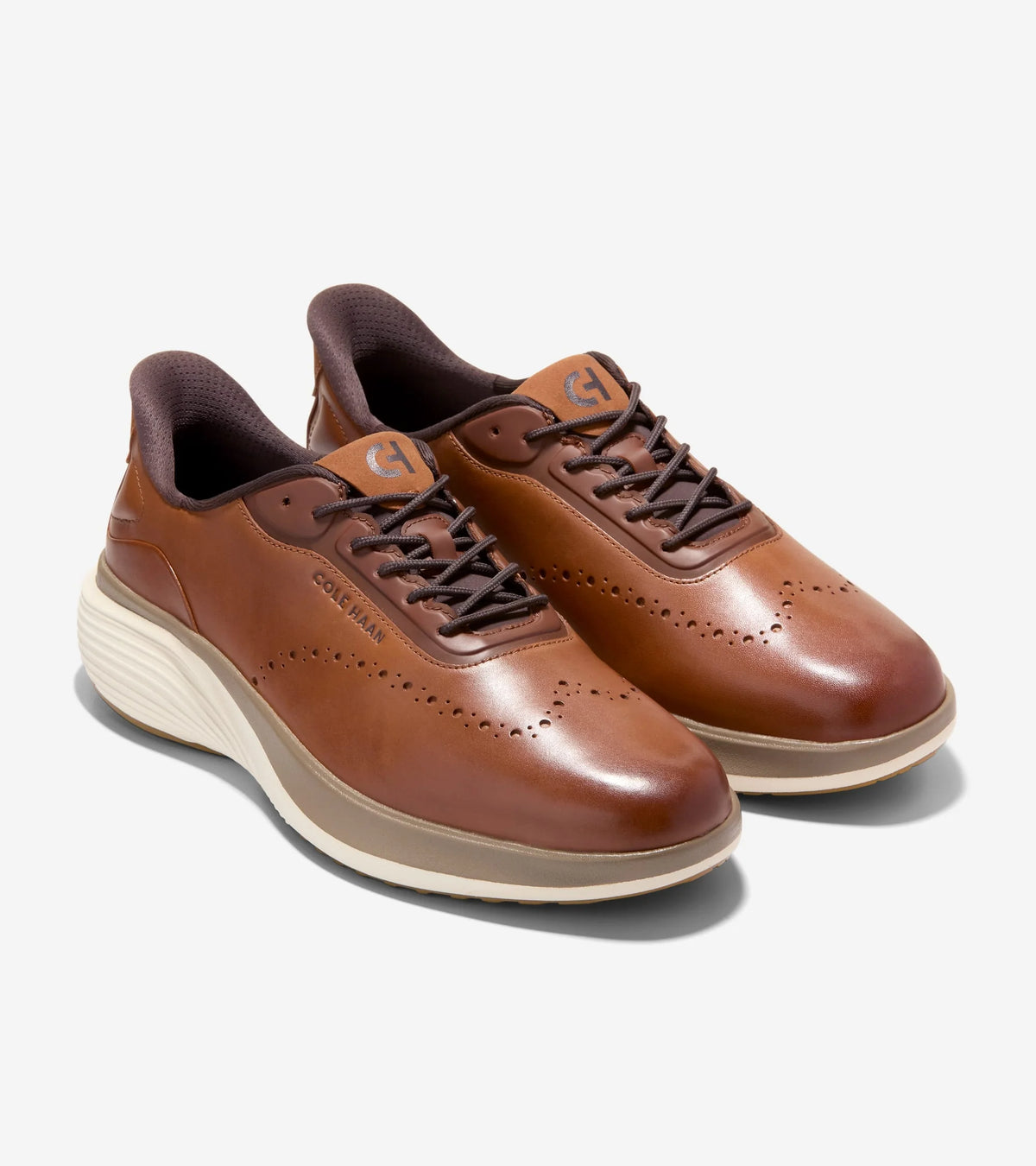COLE HAAN OG Neoarc Quick-on Wingtip Oxfords CH British TAN: коричневый кроссовки для мужчин
