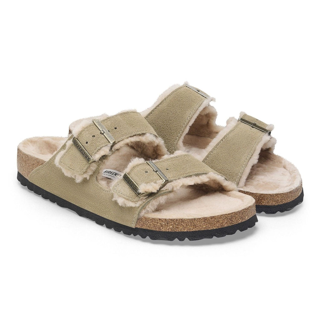 BIRKENSTOCK | SANDALIAS | MUJER | ARIZONA SHEARLING SUEDE LEATHER/FUR TAUPE | VERDE