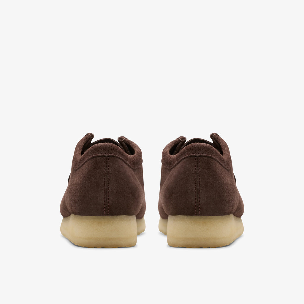Zapatos Casual De La Marca Clarks  Para Hombre Modelo Wallabee Dark Brown Suede En Color Marrón