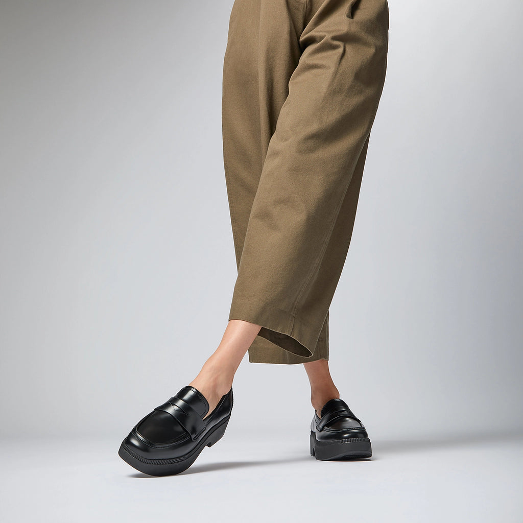 FITFLOP W F LUMA Chunky Snaffle BOX Leather D/wedge Loafers Black: schwarz Loafer für Damen