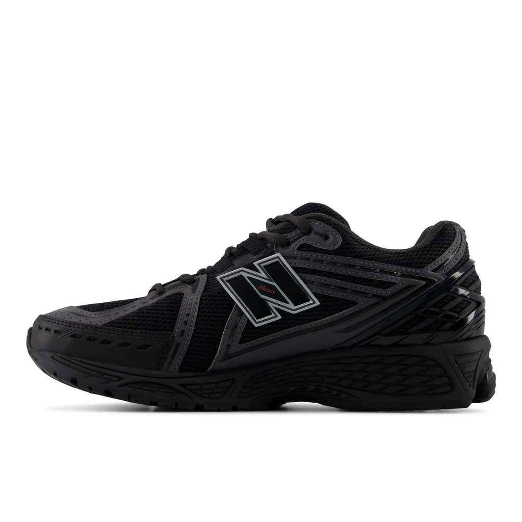 NEW BALANCE 1906 Black: czarny sneakersy dla mężczyzn