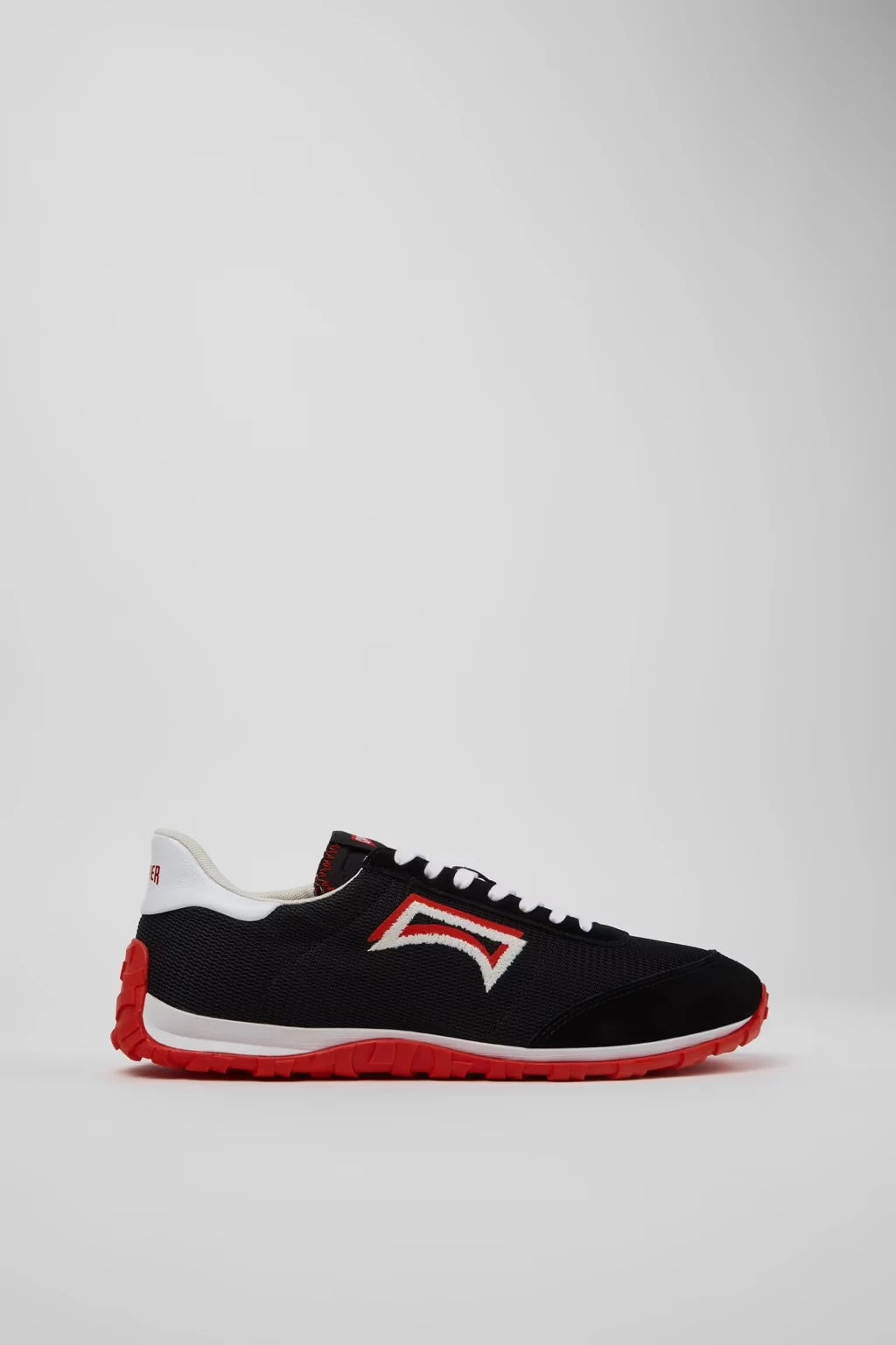 white footwear for men at Tascón