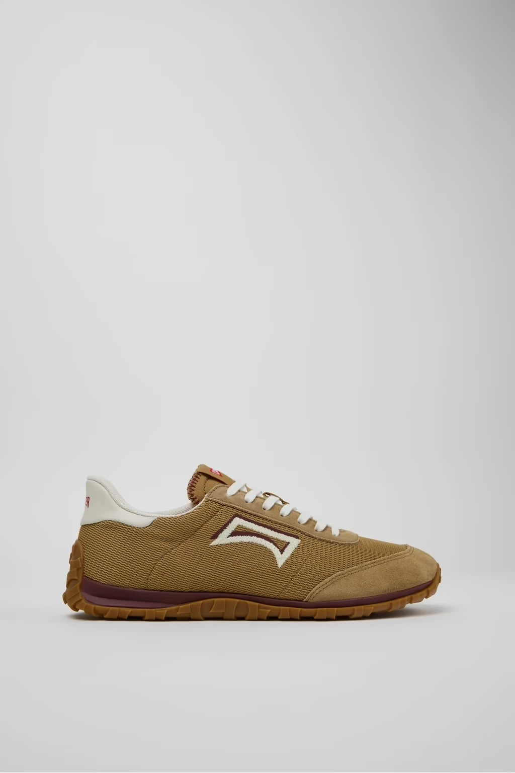 white footwear for men at Tascón