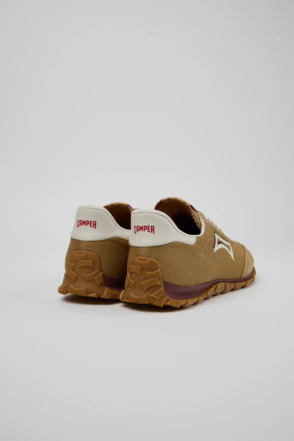 white footwear for men at Tascón