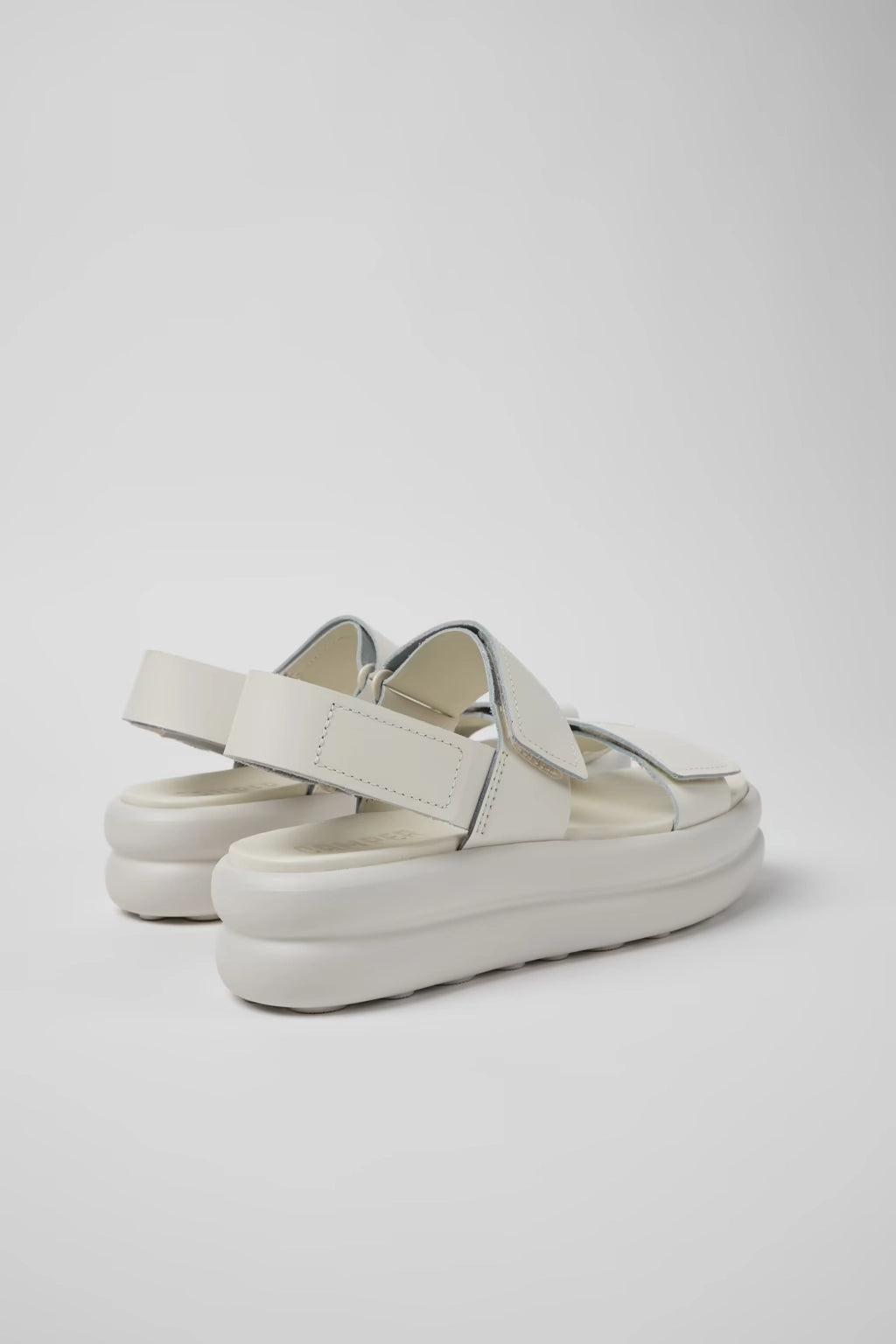 CAMPER Pelotas Flota UP: белый сандалии для женщин