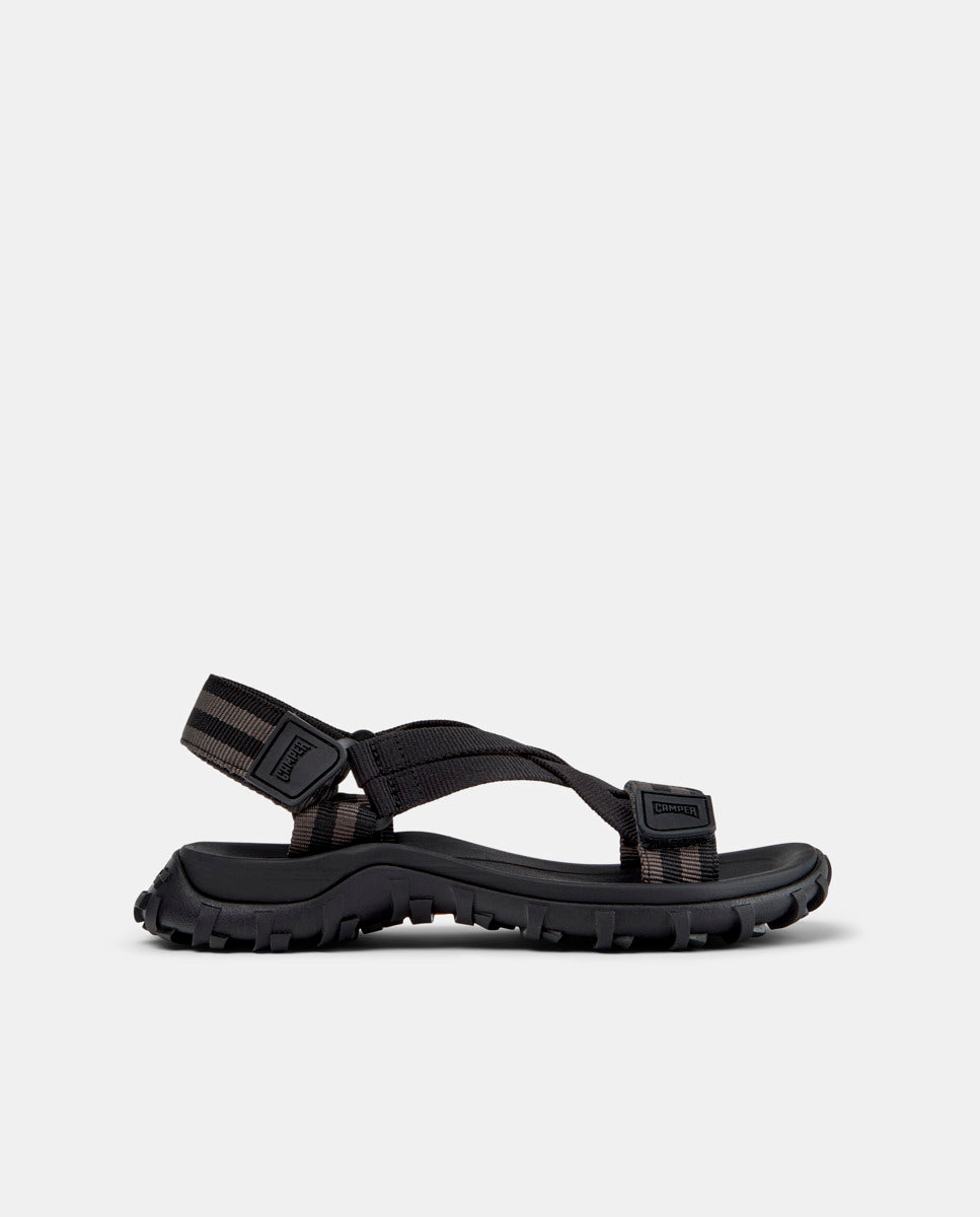 CAMPER Drift Trail Sandal、Tascónのブラックレディースサンダル