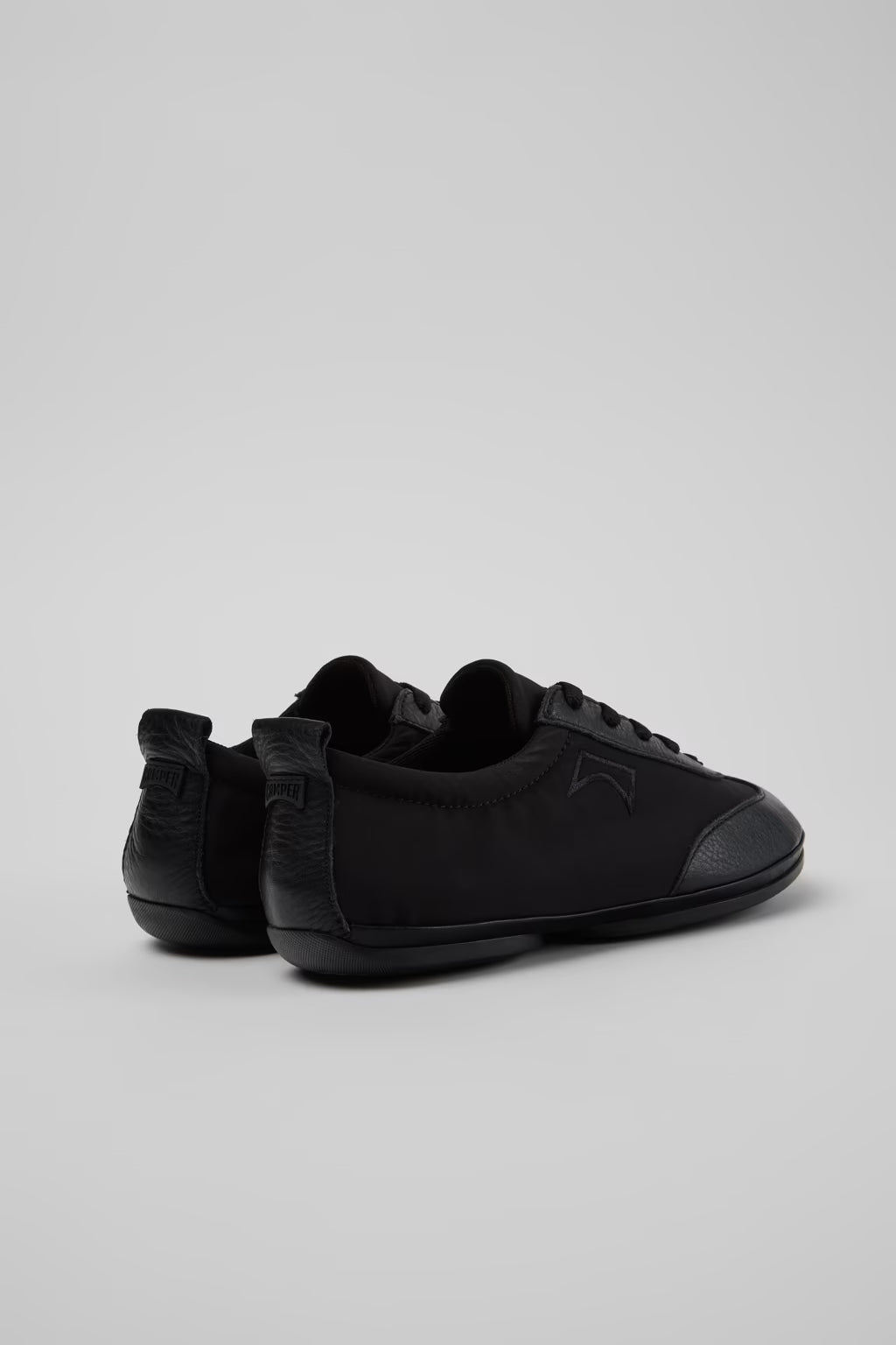 ZAPATOS CAMPER REFERENCIA K201967-001 IMAGEN TRASERA