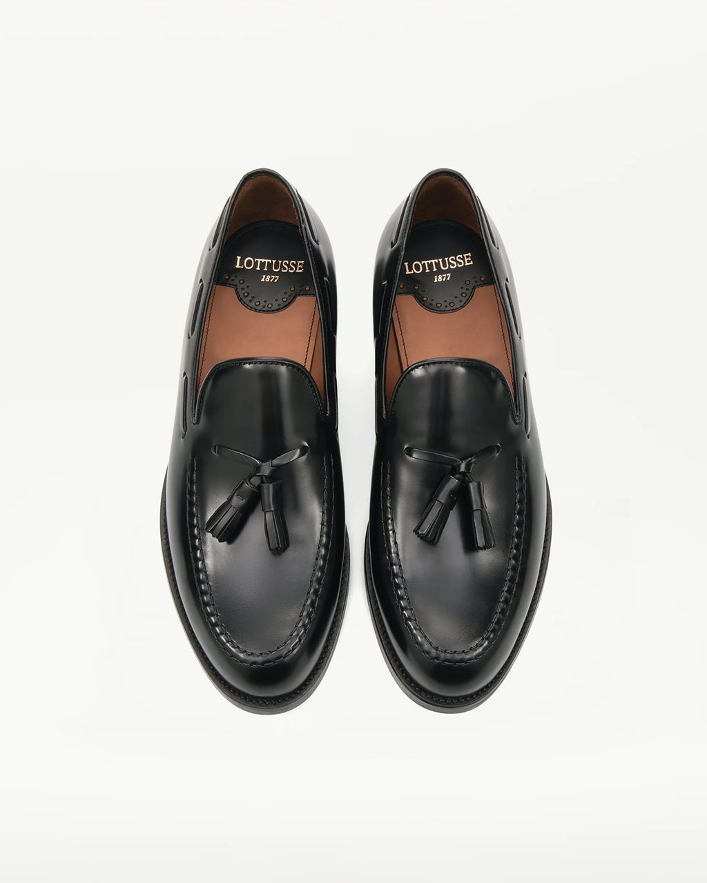 LOTTUSSE Mocasín Borlas Class PIEL Negro: черный лоферы для мужчин
