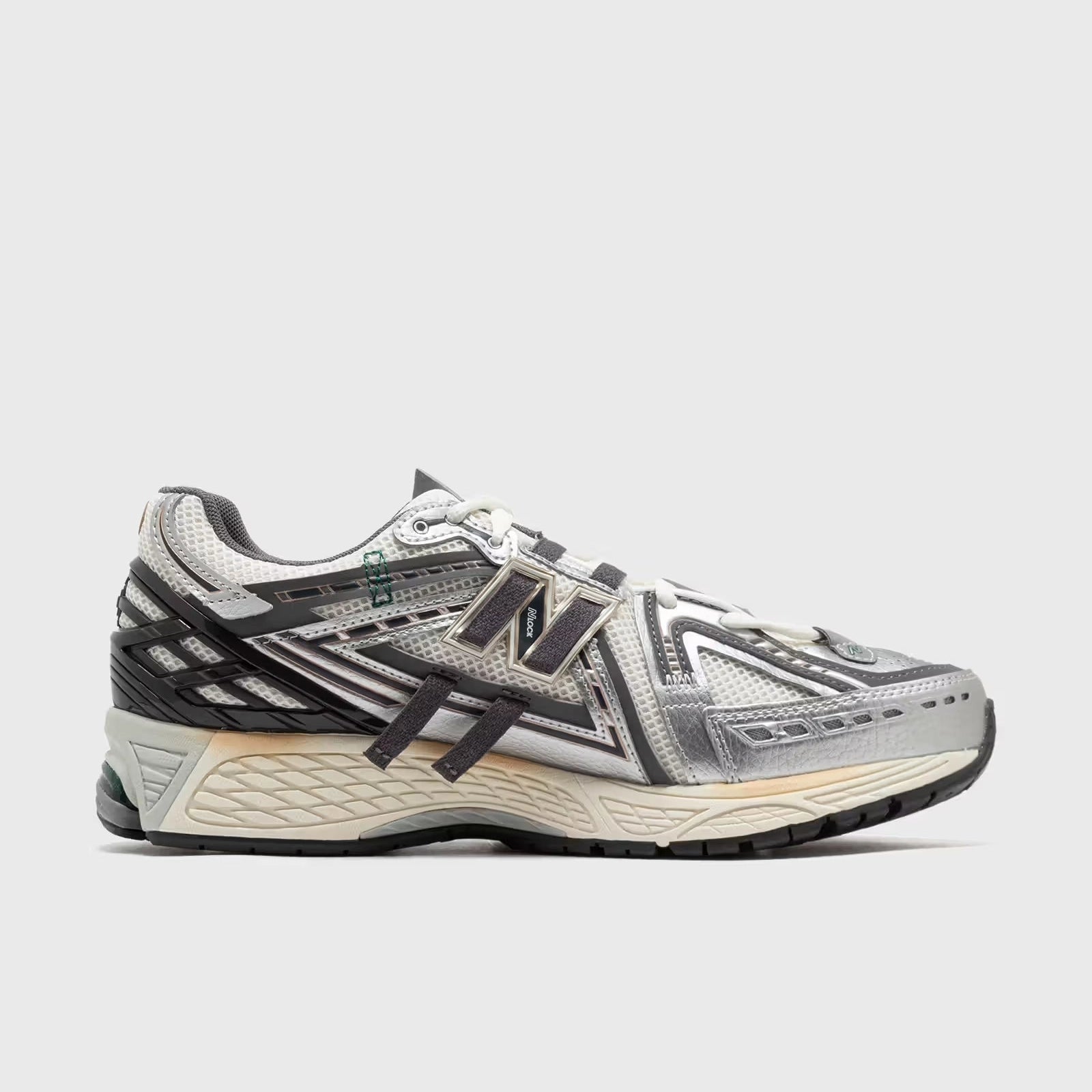NEW BALANCE 1906 Silver Metalic: فضي سنيكرز للرجال
