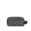 ESTUCHE MUNICH PARA HOMBRE MODELO PEAK RECYCLED FW25 TOILETRY C/KHAKI CAQUI REFERENCIA 7113456
