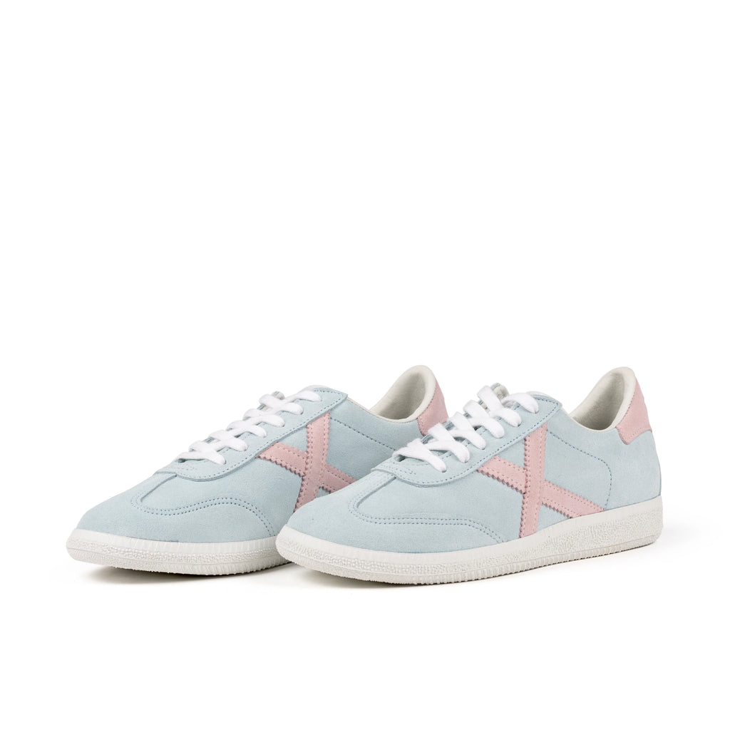 MUNICH Barru 221: blue trainers for women