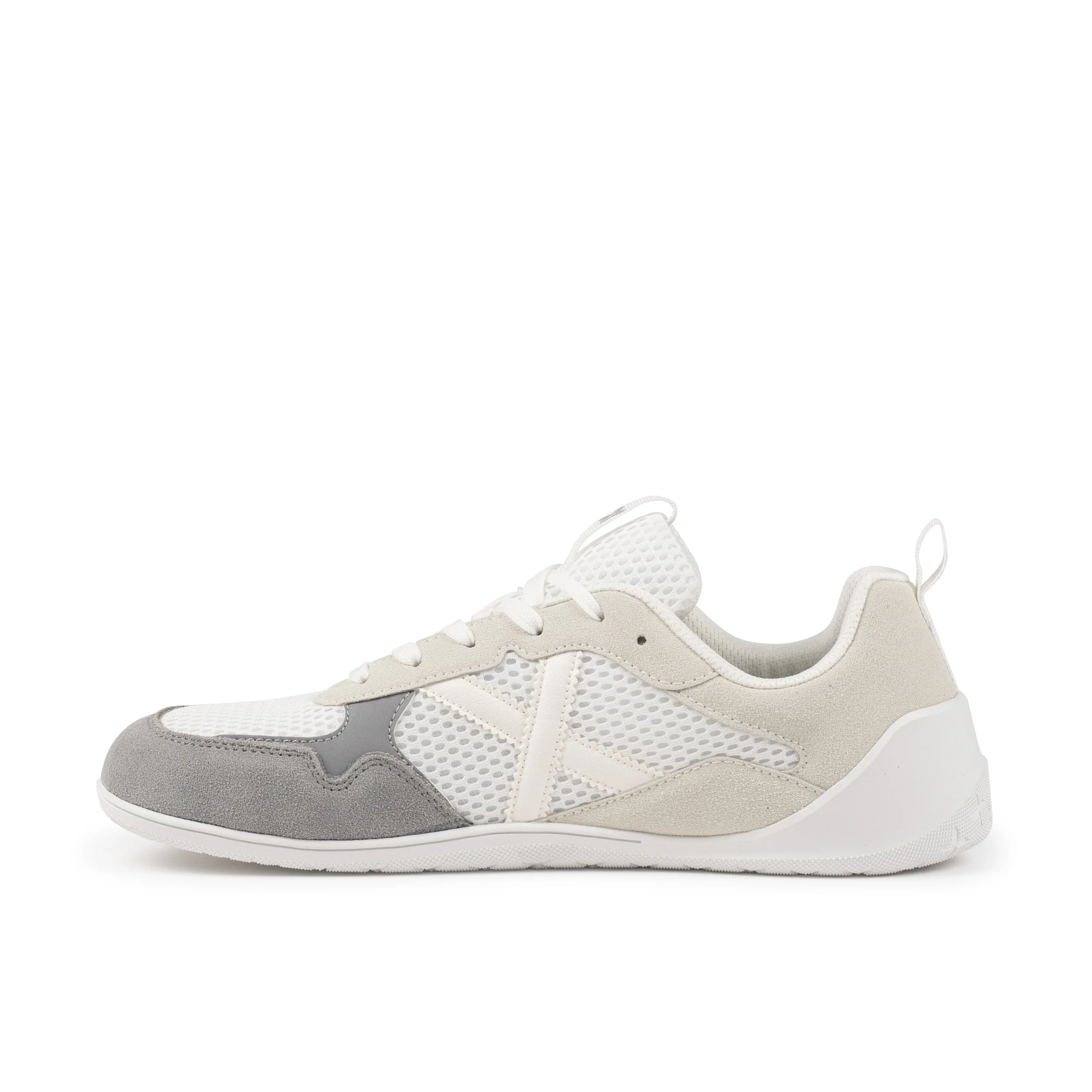 MUNICH Flexing 01: white trainers unisex