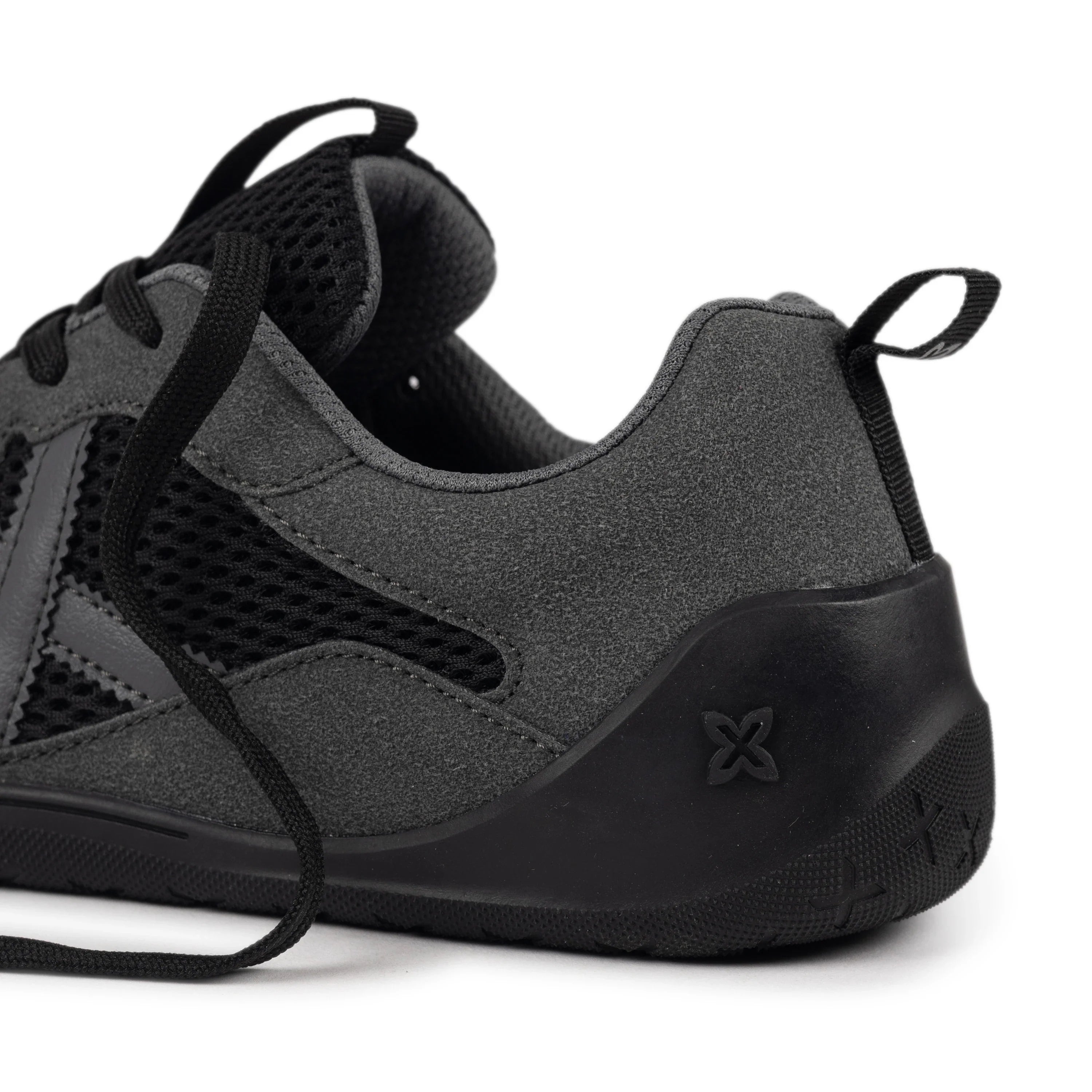 MUNICH Flexing 04: 黑色 运动鞋 中性