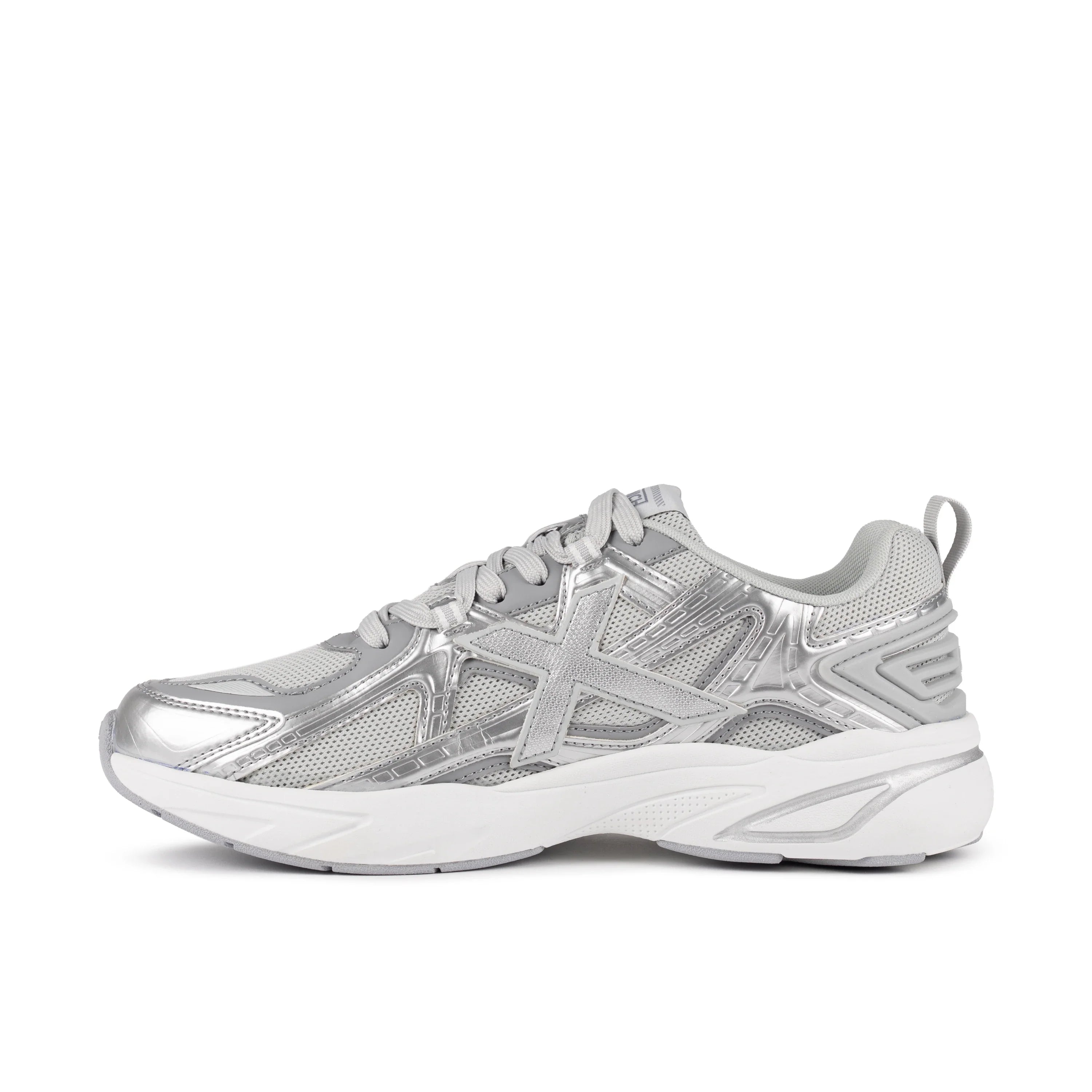 MUNICH M2000 09: silver trainers unisex