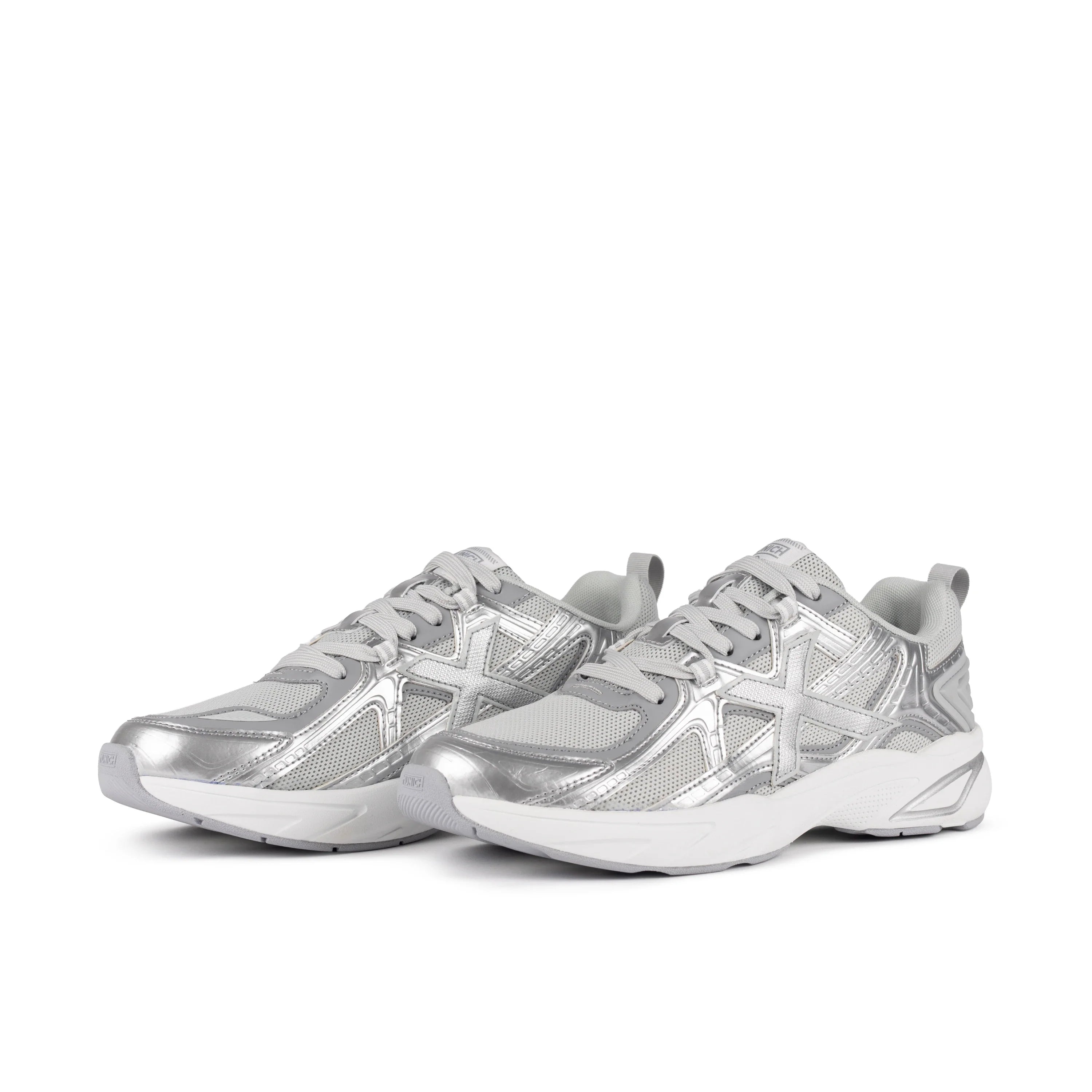 MUNICH M2000 09: silver trainers unisex
