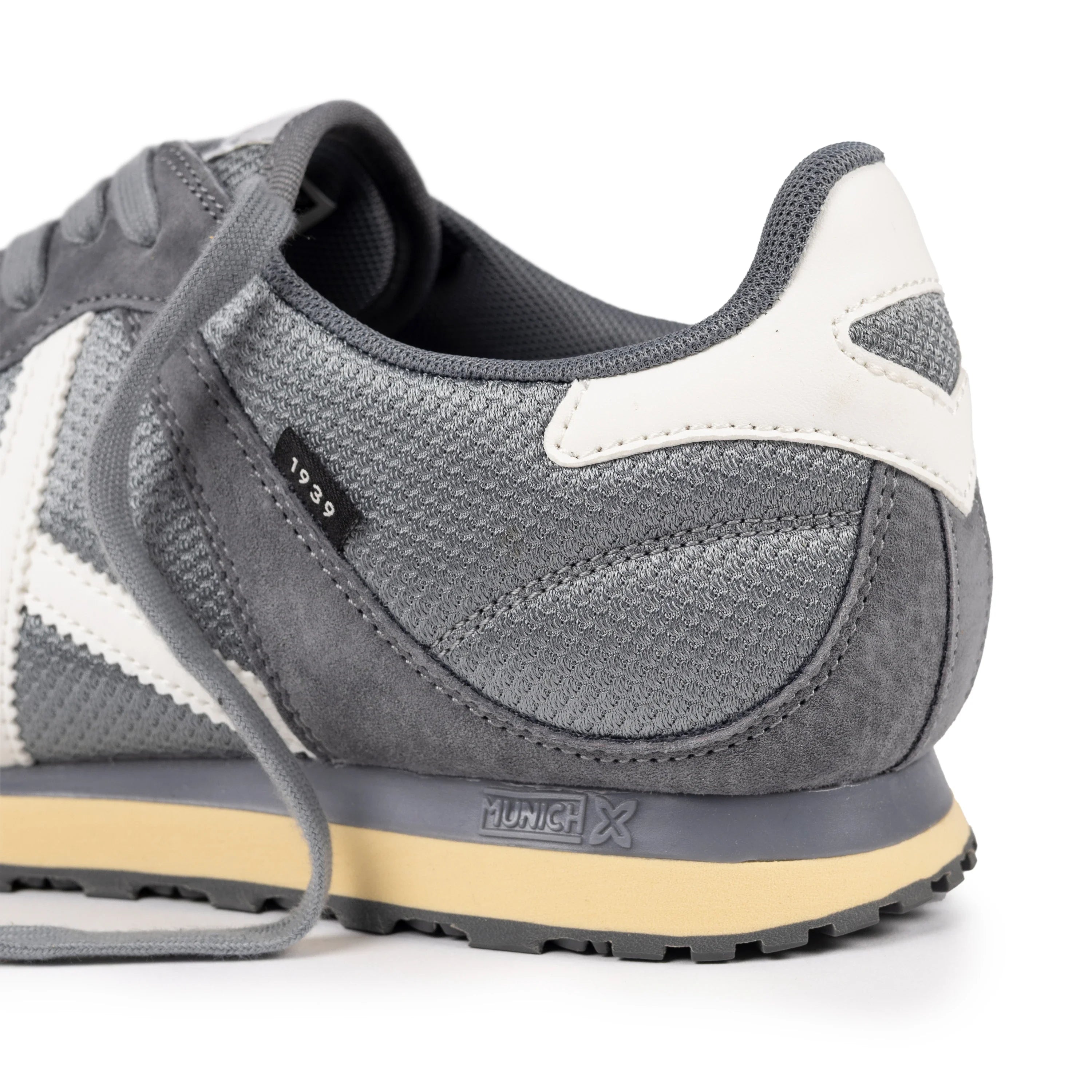 MUNICH Massana Classic MAN 602: grey trainers for men