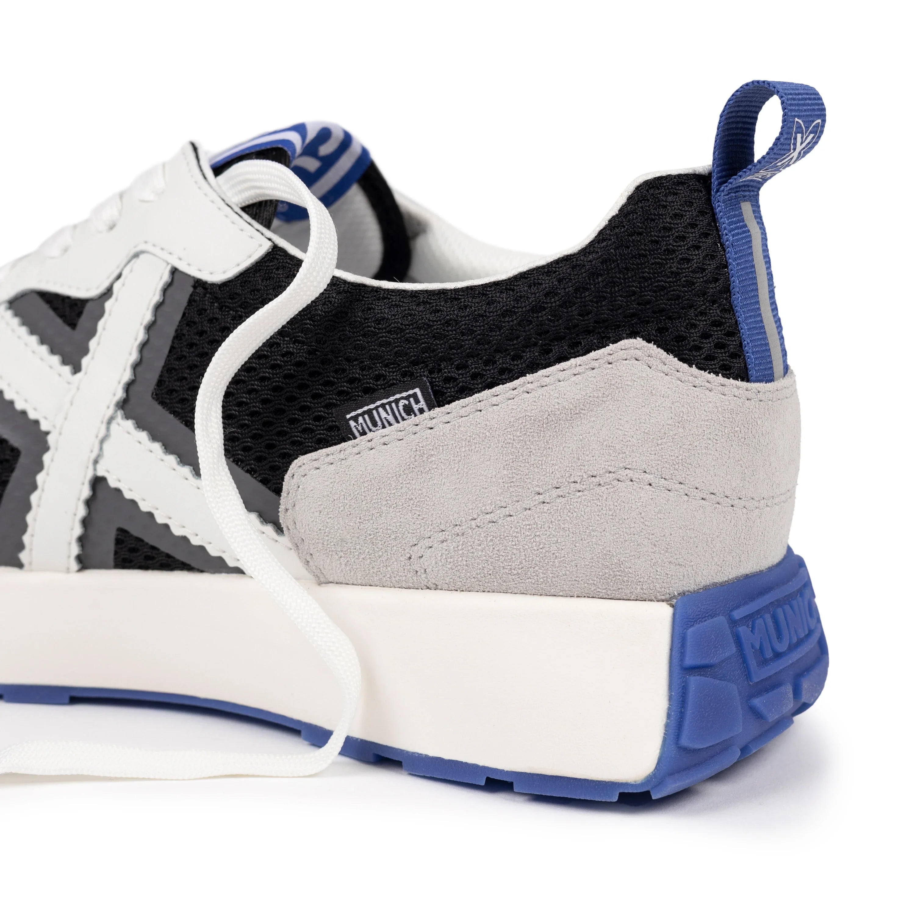 MUNICH Xemine 100: black trainers for men