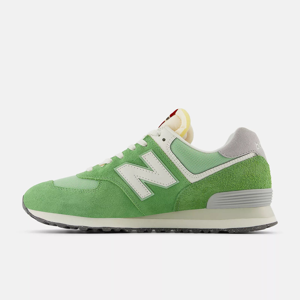 NEW BALANCE | SNEAKERS | UNISEX | 574 CHIVE SEA SALT | VERDE