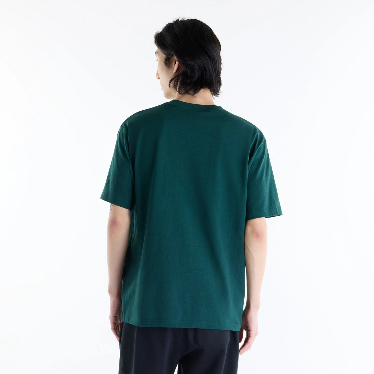 NEW BALANCE | CAMISETA | HOMBRE | ATHLETICS FLOCKED LOGO T-SHIRT GREEN | VERDE