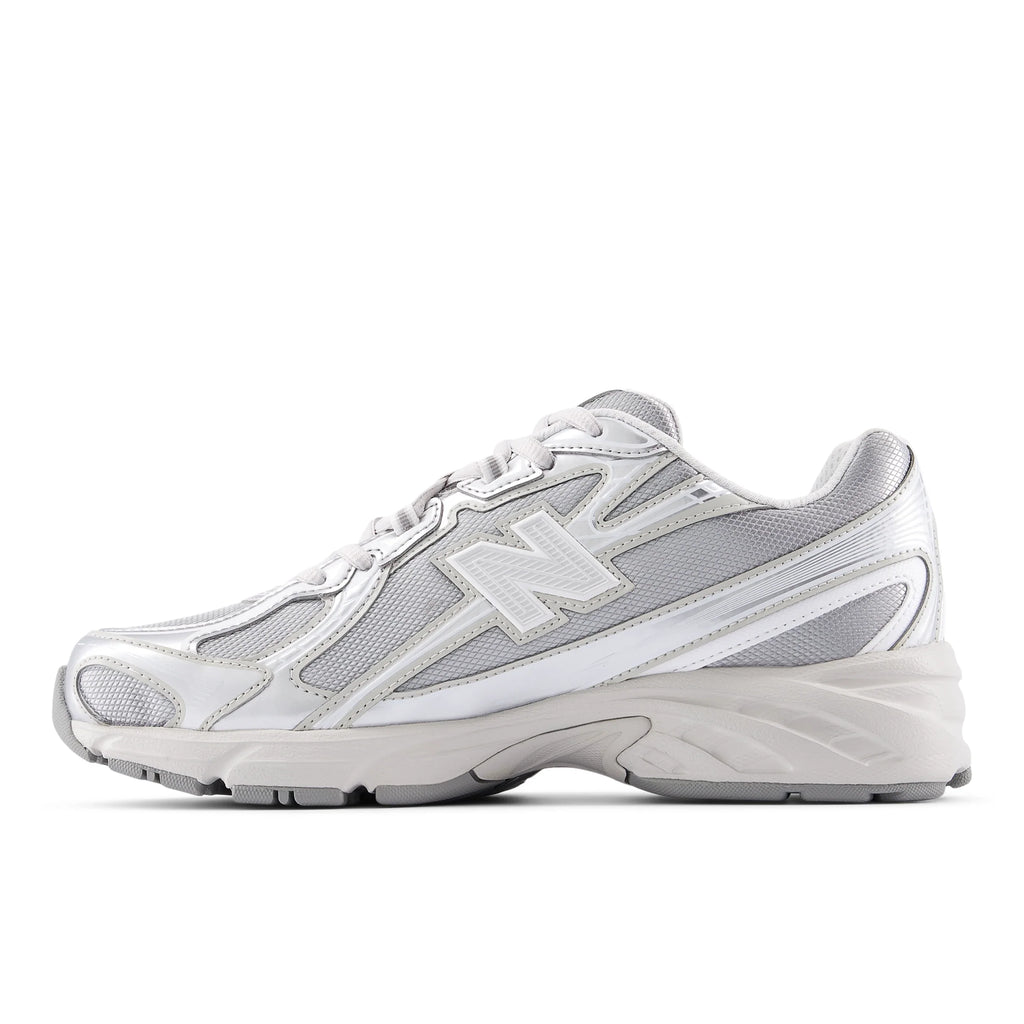 NEW BALANCE U7405I7 Metallic Silver: シルバー スニーカー ユニセックス