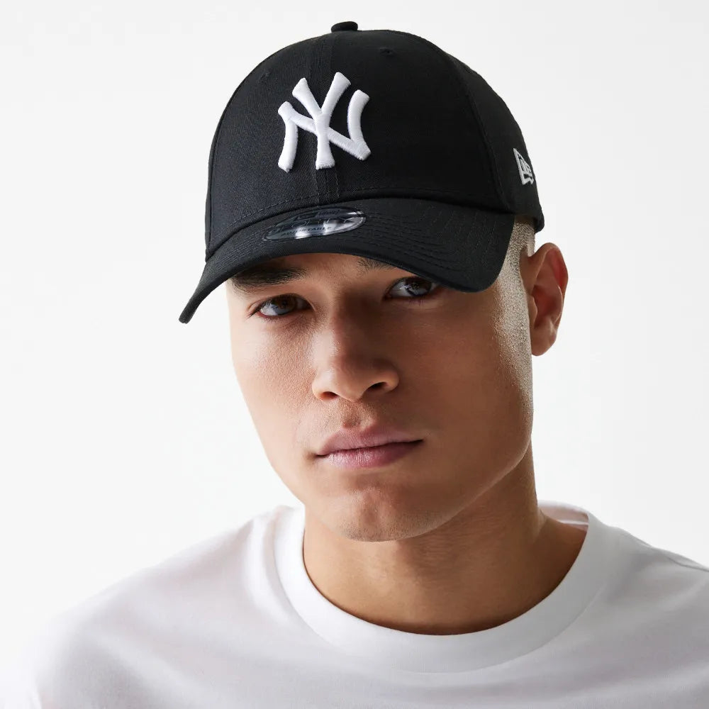 NEW ERA League Essential 9FORTY®: black cap unisex