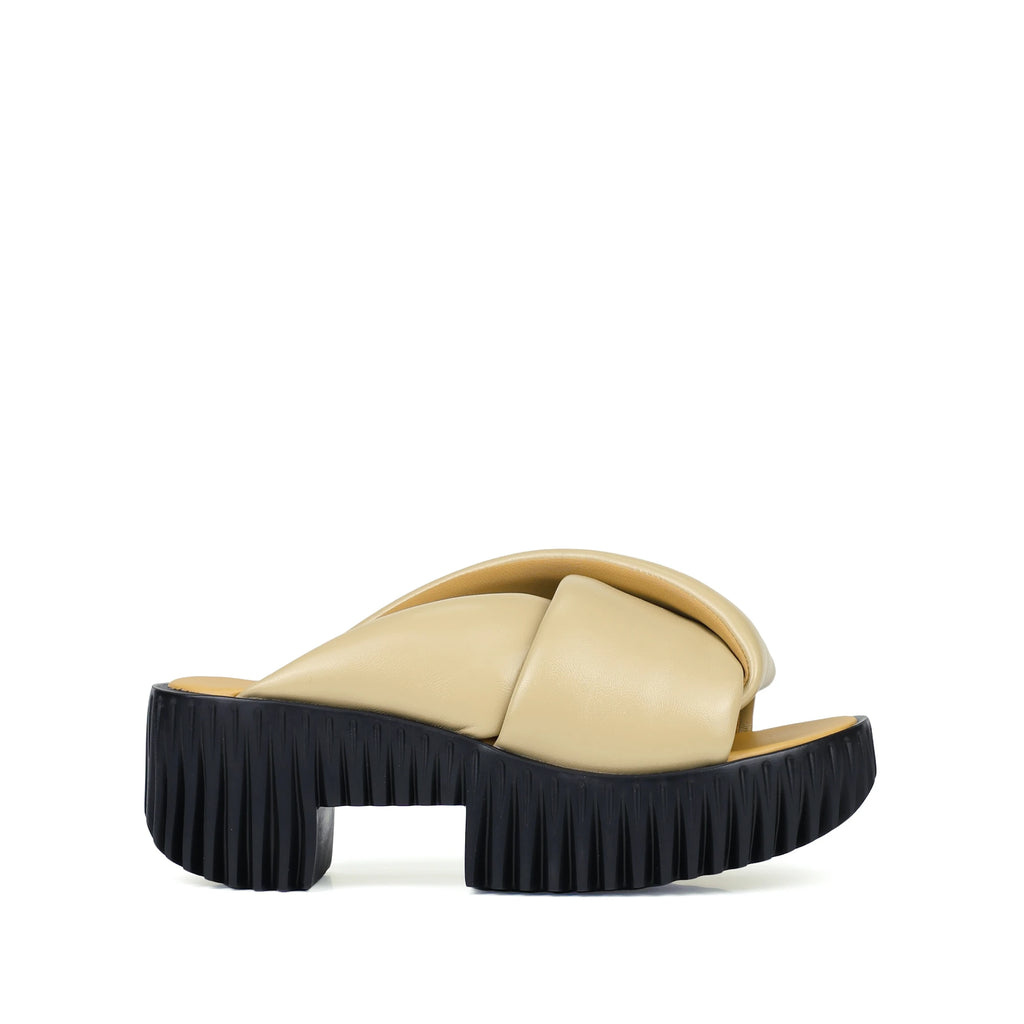 4CCCCEES PLIA ANDA SKIN: beige sandals for women