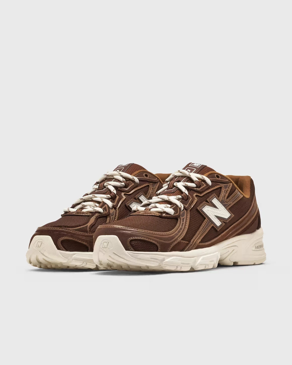 NEW BALANCE | SNEAKERS | MUJER | 740 PUMPERNICKEL | MARRÓN