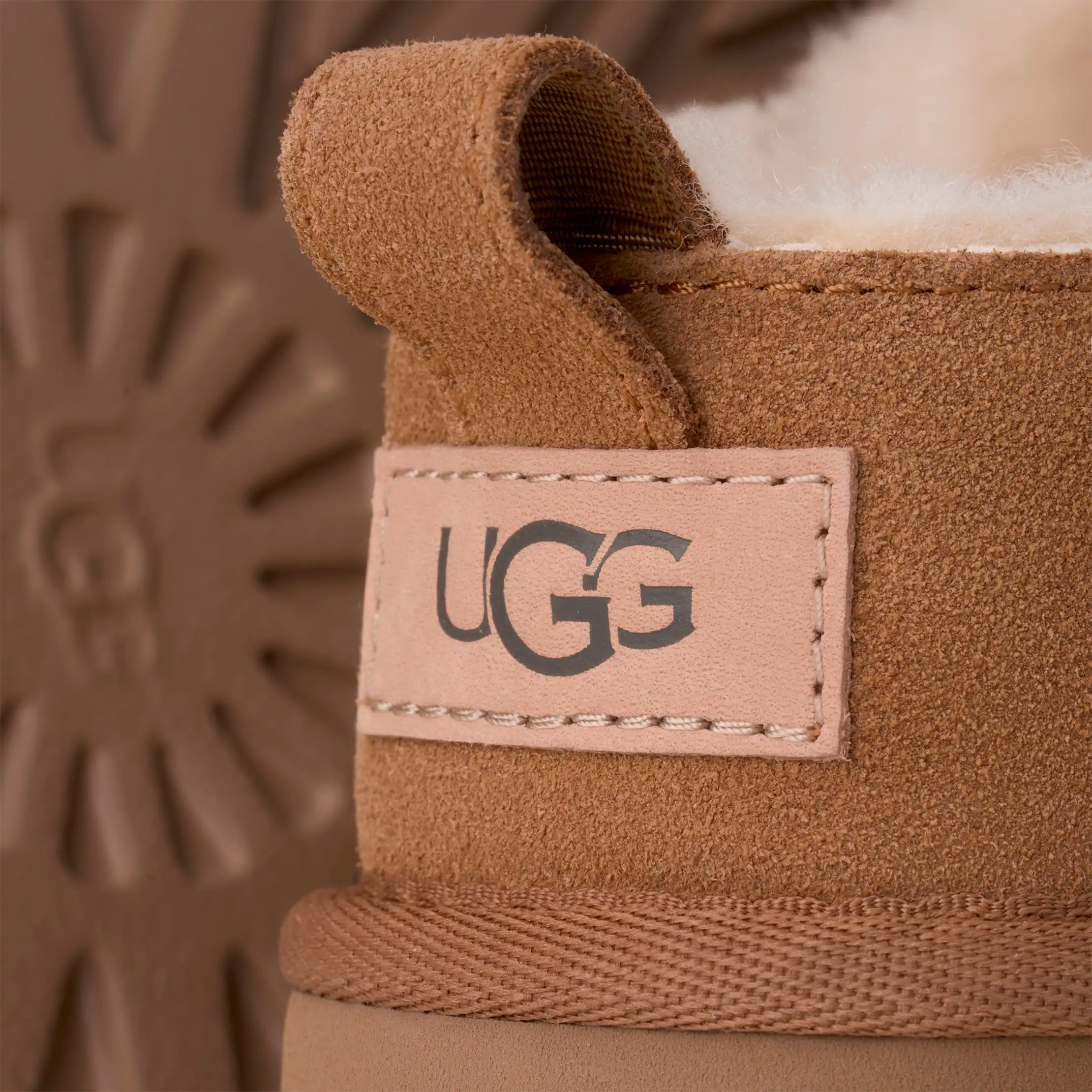 UGG W Classic Micro Chestnut: коричневый сапоги для женщин