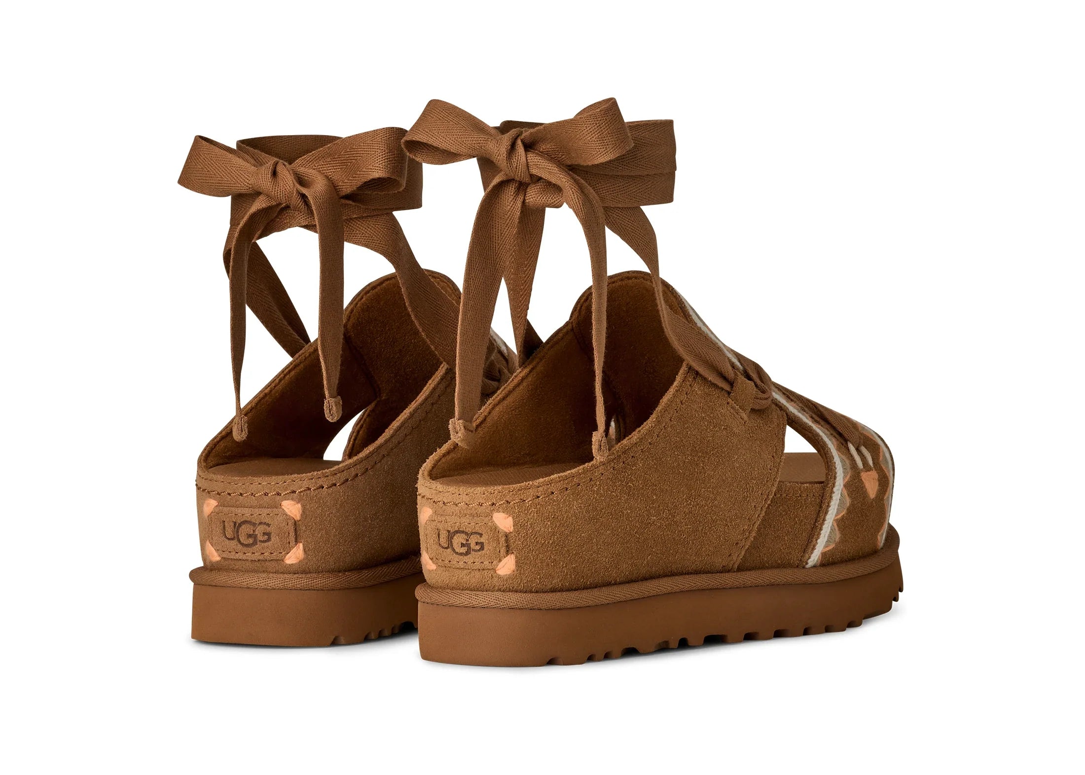 UGG W Goldenstar HI Artistitch Chestnut Multi: коричневый сандалии для женщин