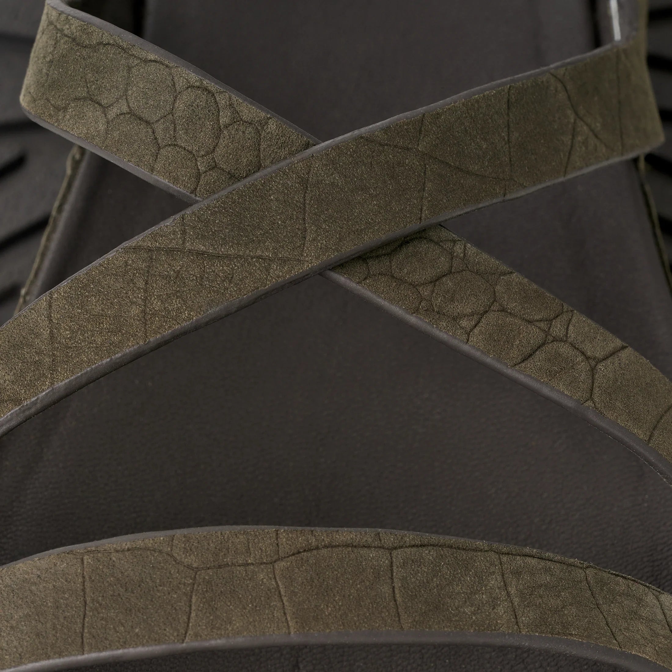 UGG W Goldengaze Embossed Ankle WRAP Dense Smoke: grey sandals for women