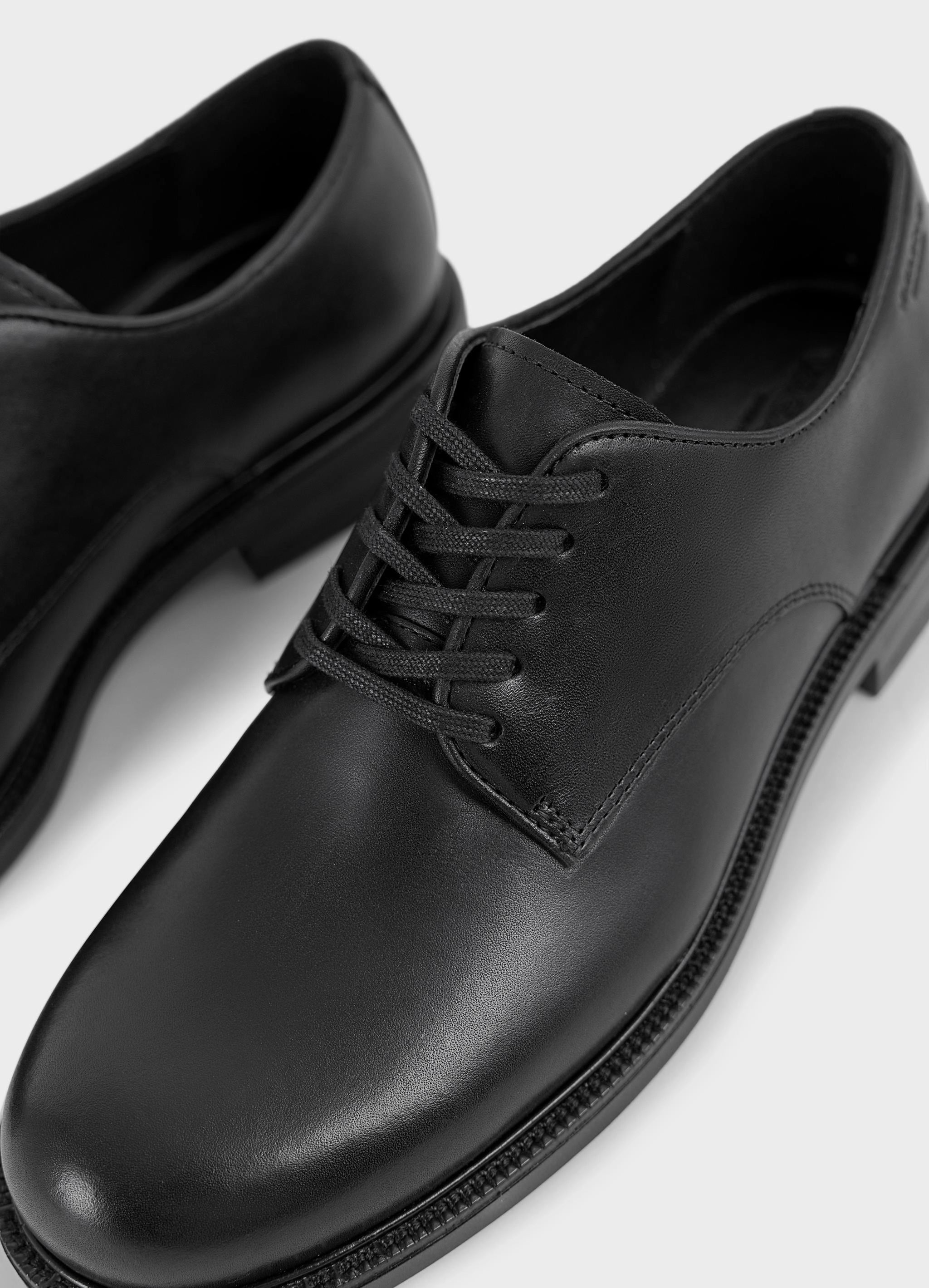 VAGABOND Floyd: black shoes for men