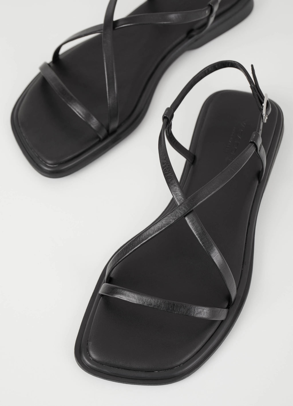 VAGABOND IZZY: negre sandàlies per a dona