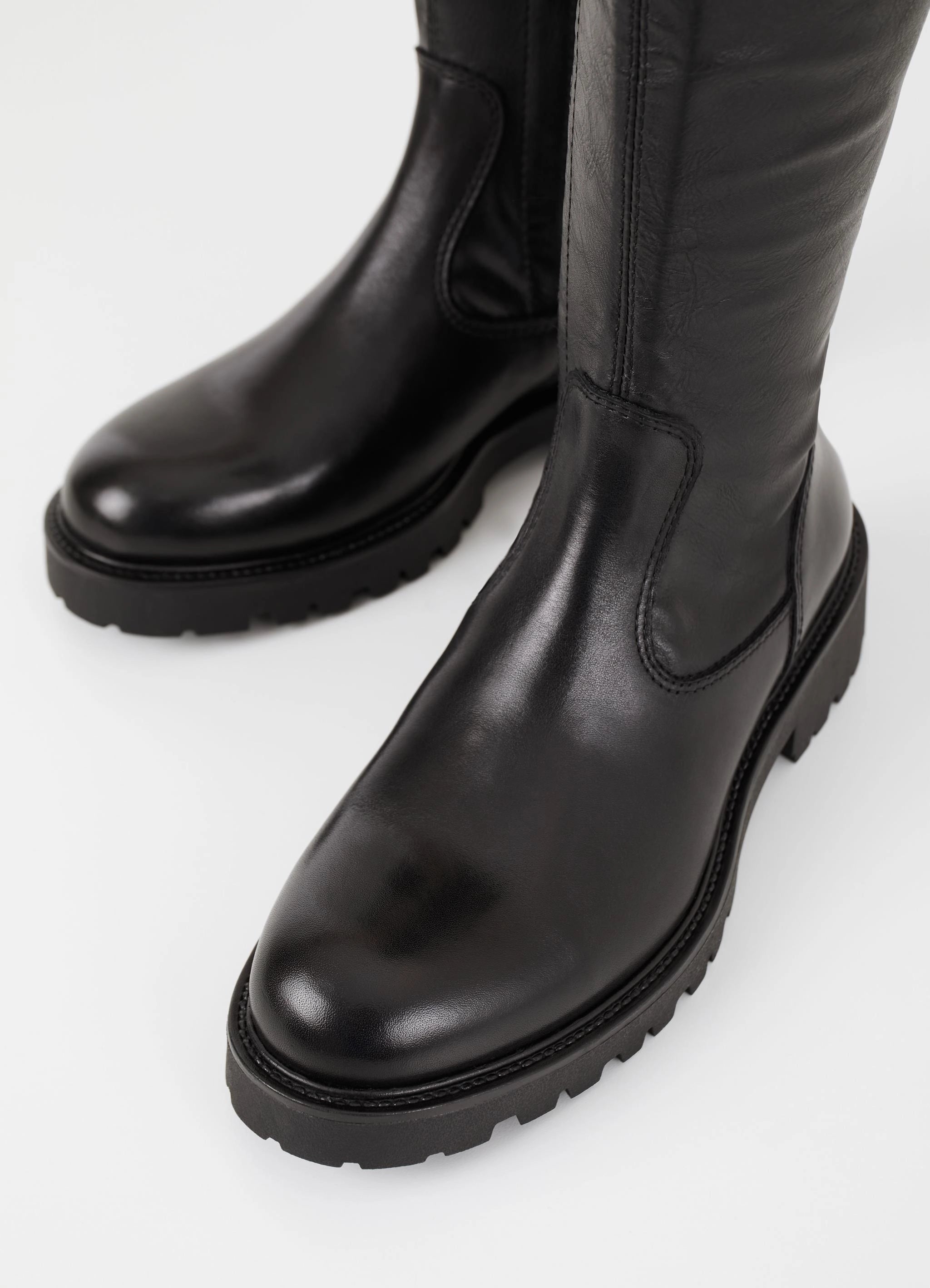 VAGABOND Kenova: black boots for women