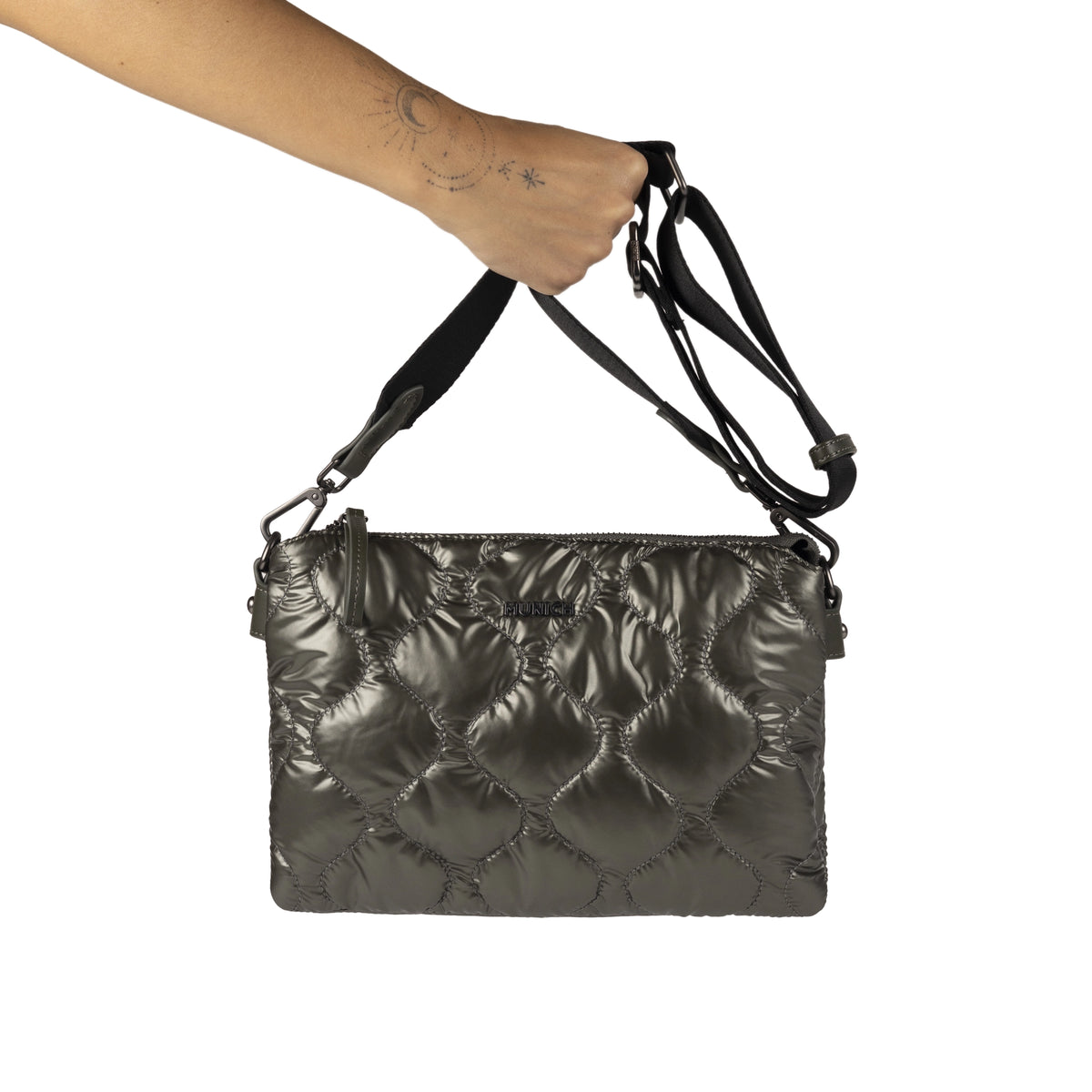 MUNICH Cover Crossbody Khaki: caqui حقيبة للنساء