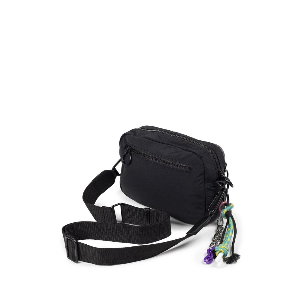 MUNICH DEEP Recycled Crossbody Camera Black: черный сумка для женщин