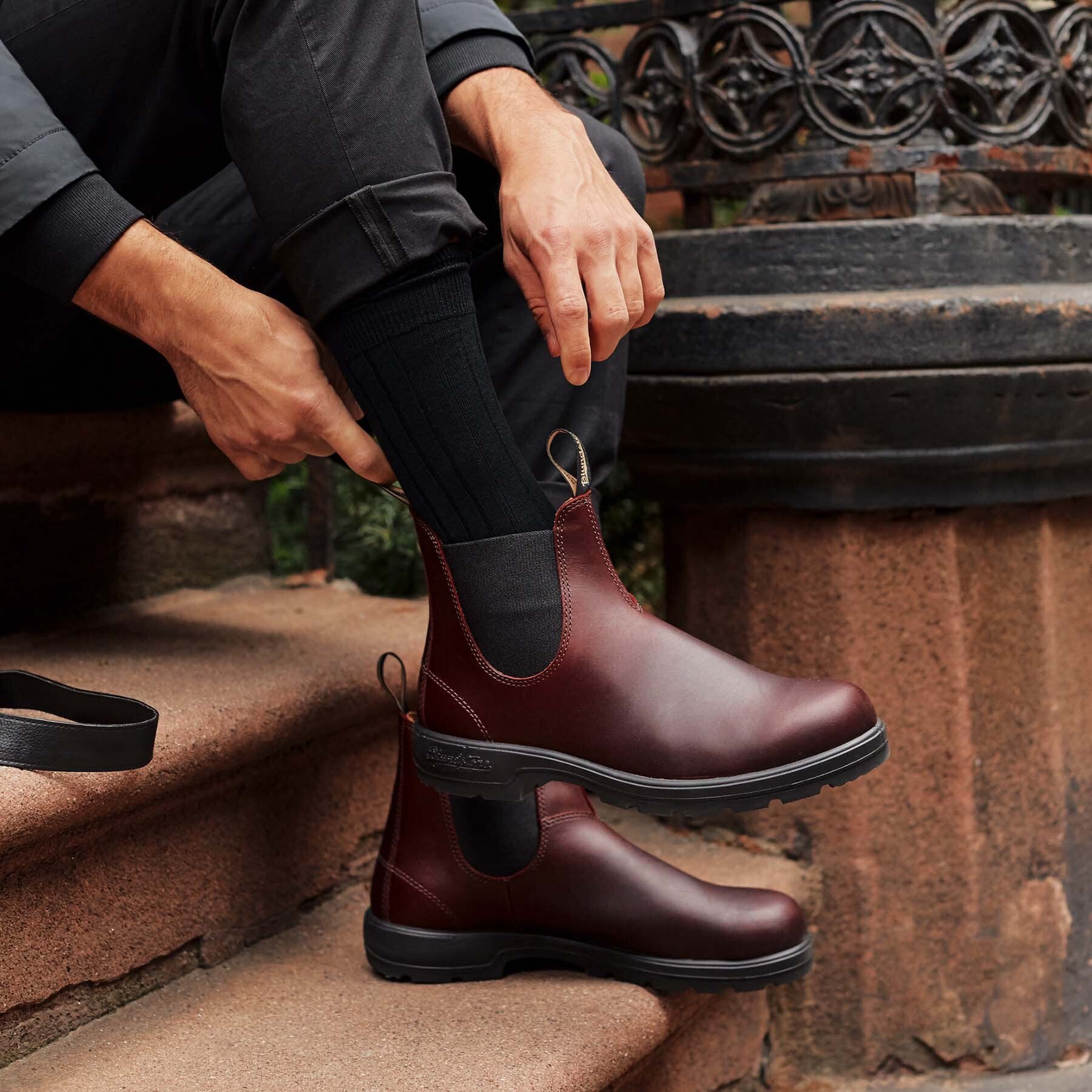 BLUNDSTONE 2130 Auburn Leather: red boots unisex