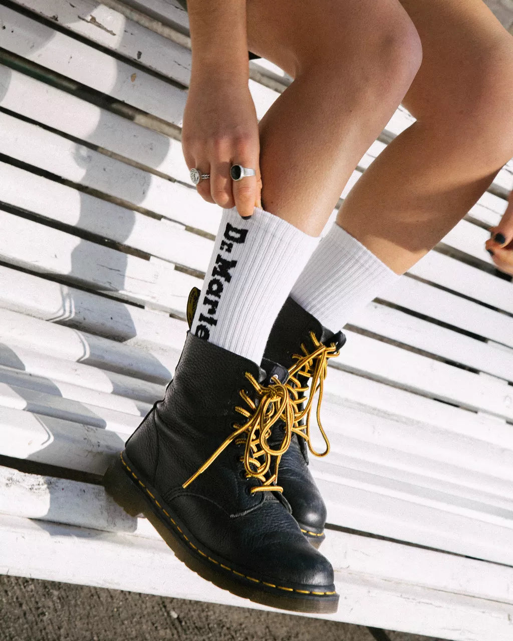 DR. MARTENS 1460 Pascal Black Virginia: ブラック アンクルブーツ レディース
