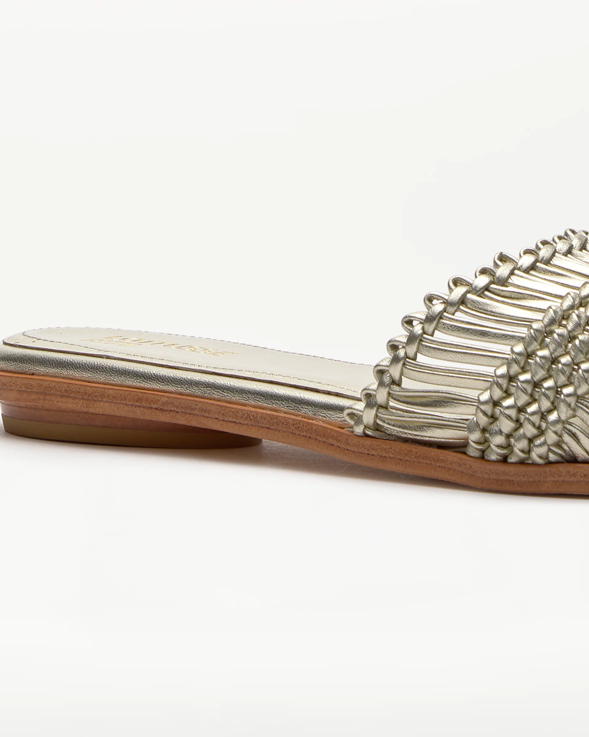 LOTTUSSE EDIT Doradas: gold sandals for women