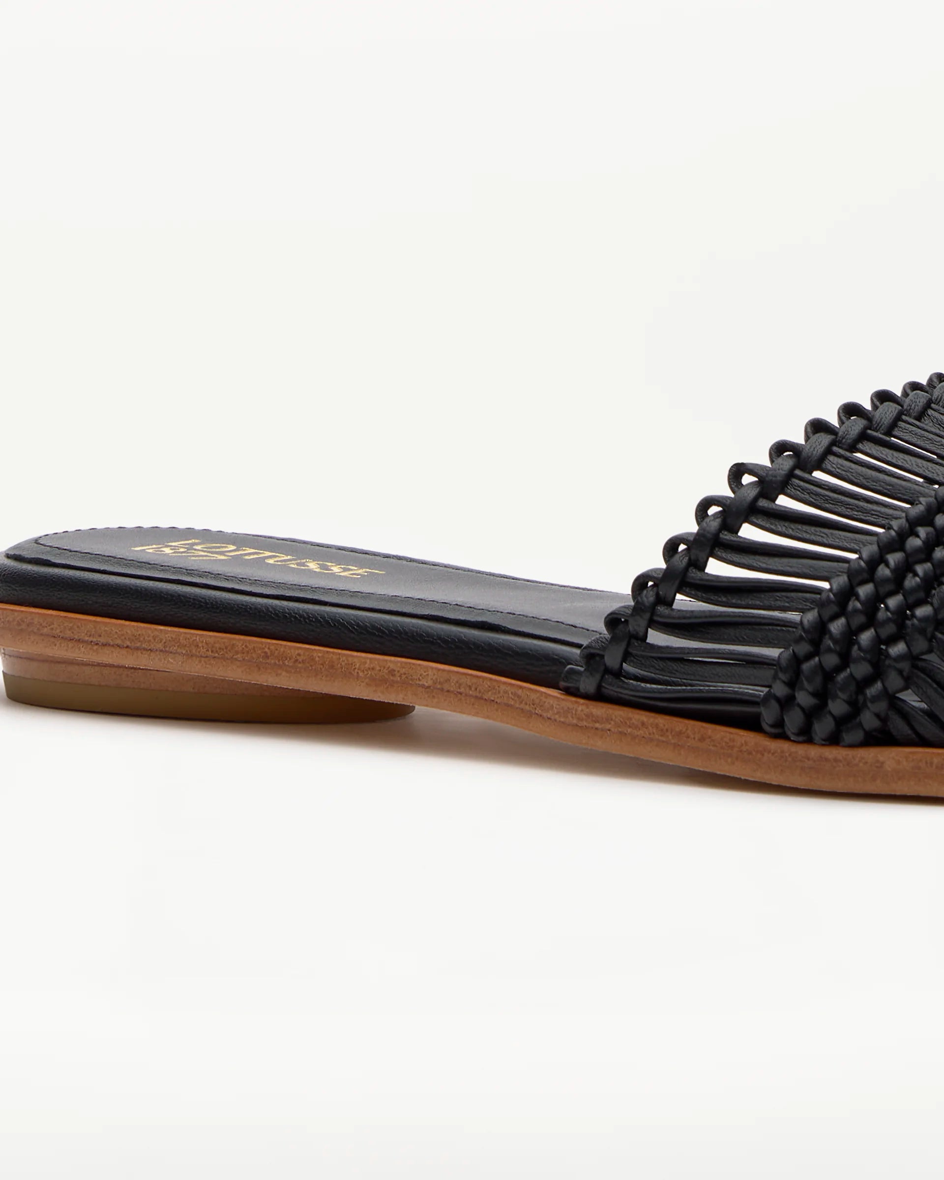 LOTTUSSE EDIT Negras: black sandals for women