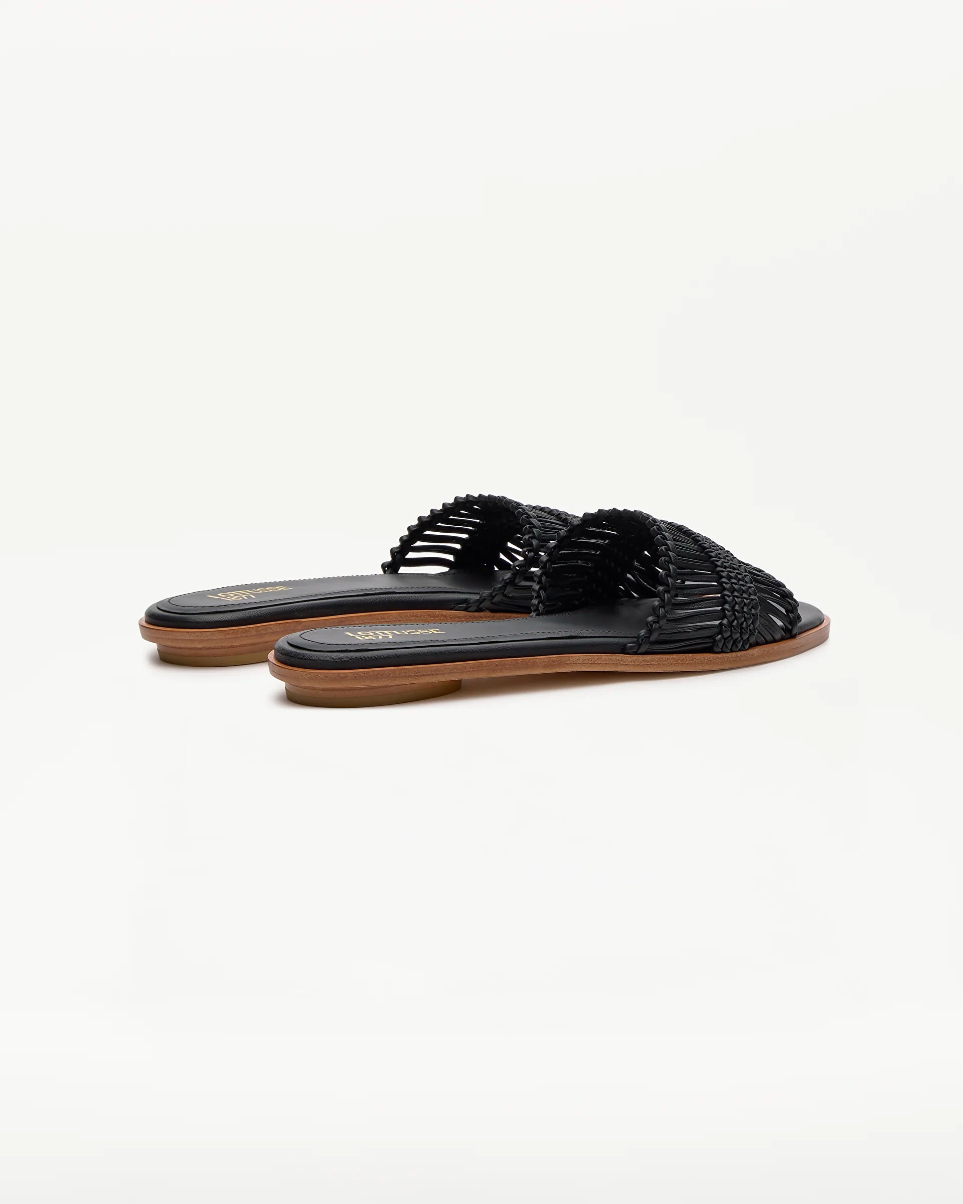 LOTTUSSE EDIT Negras: black sandals for women