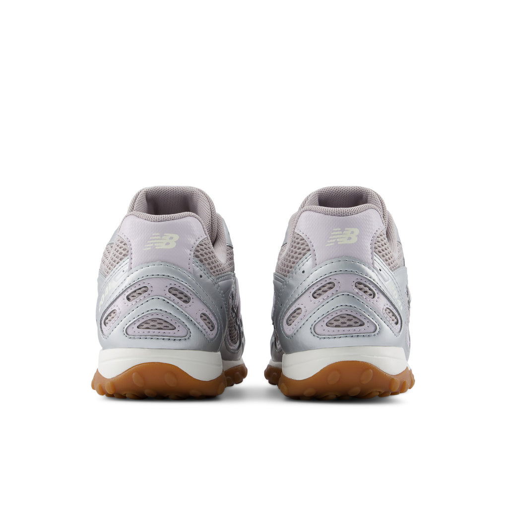 NEW BALANCE | SNEAKERS | MUJER | 240L TRUFFLE SALT | PLATEADO