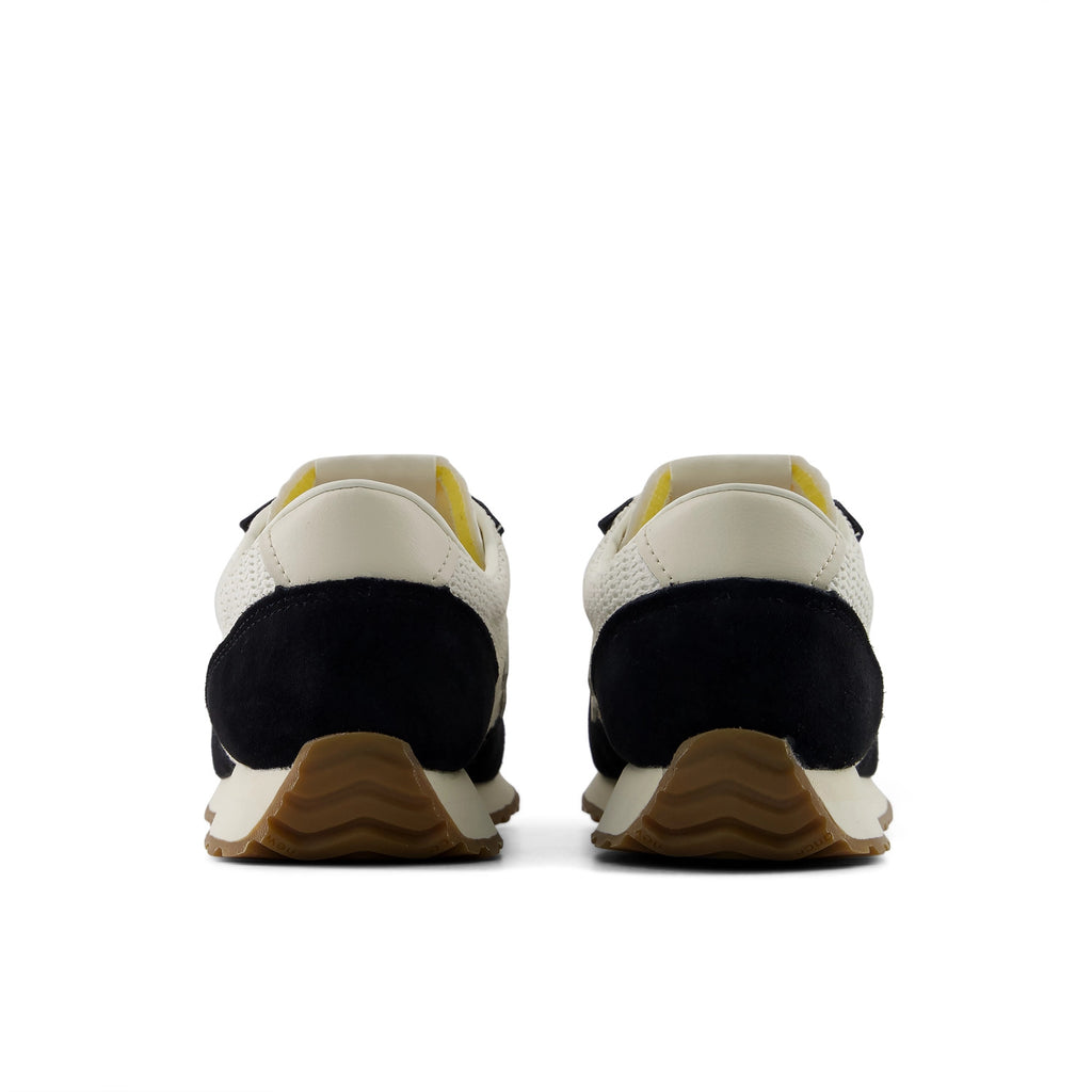 NEW BALANCE 471 Black: negre vambes per a dona