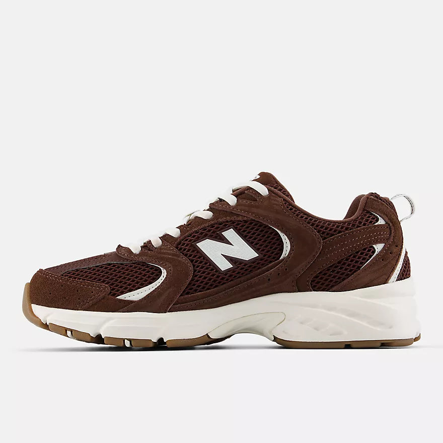 NEW BALANCE | SNEAKERS | MUJER | U530SCW | MARRÓN