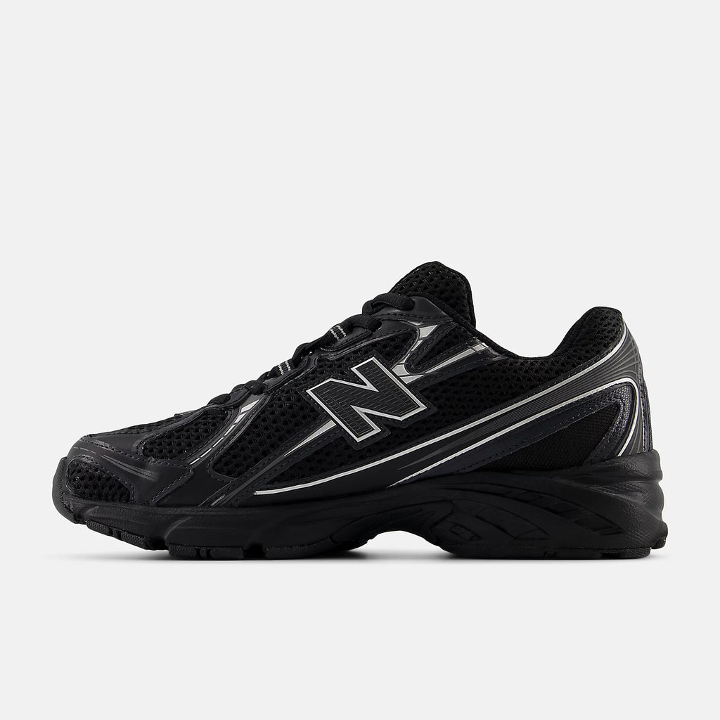 NEW BALANCE 740 Black: black trainers for men
