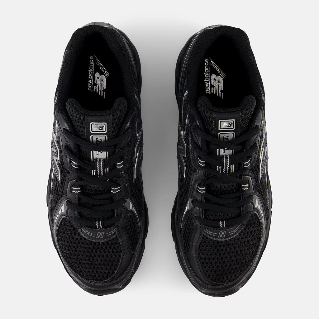 NEW BALANCE 740 Black: black trainers for men