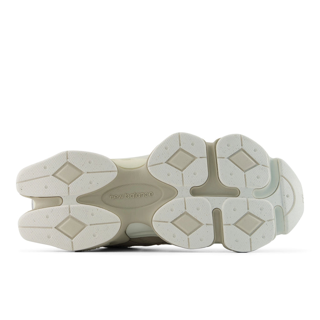 NEW BALANCE 9060 Driftwood: beige baskets pour femme