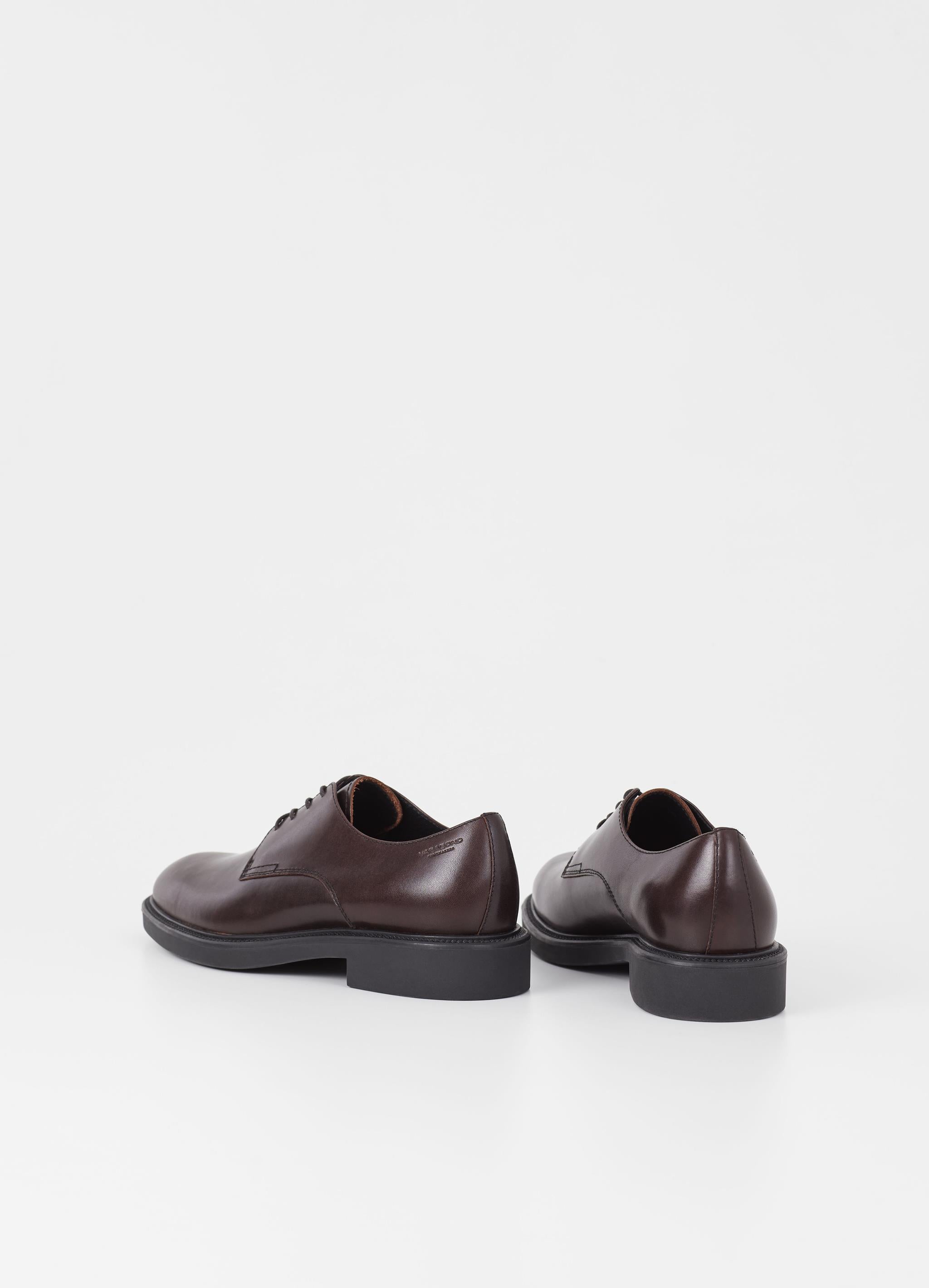 VAGABOND ALEX M PR2A JAVA: brown shoes for men